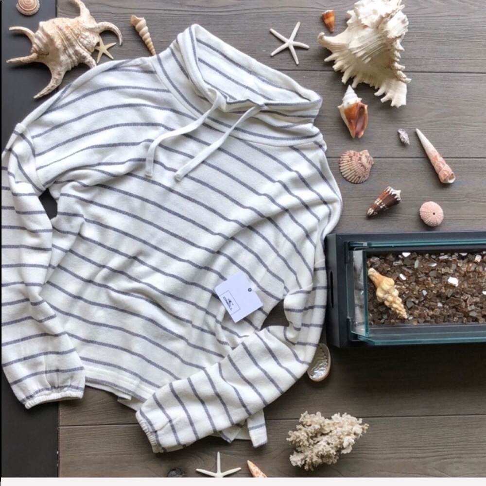 🌴🌼O’Neill- SWEATSHIRT🌼🌴 - Picture 2 of 10
